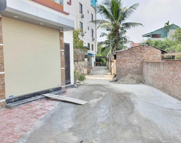 Bán nhà 4 tầng 751 Đường Bát Khối