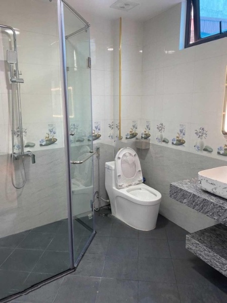 Bán gấp nhà lô góc Phố Chu Huy Mân