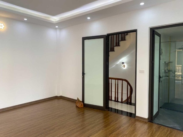 Bán gấp nhà lô góc Phố Chu Huy Mân