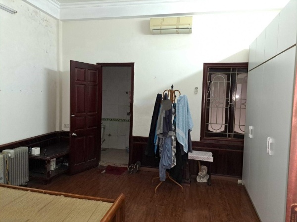 Bán nhà 4 tầng đường Đường Bát Khối, Phường Long Biên