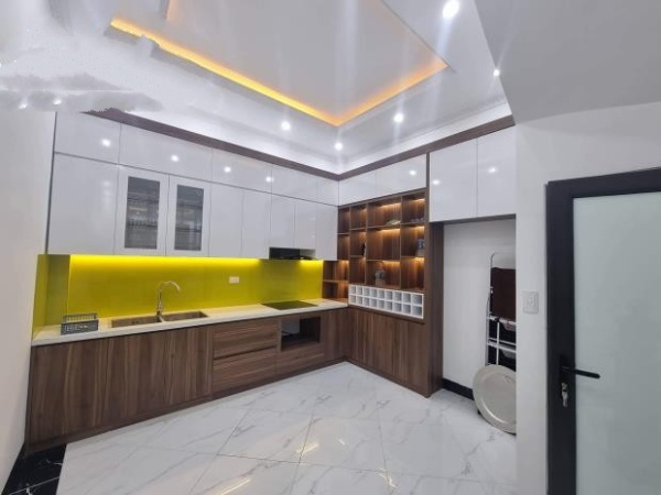 Bán nhà 6 tầng mới xây Thị trấn Phúc Thọ