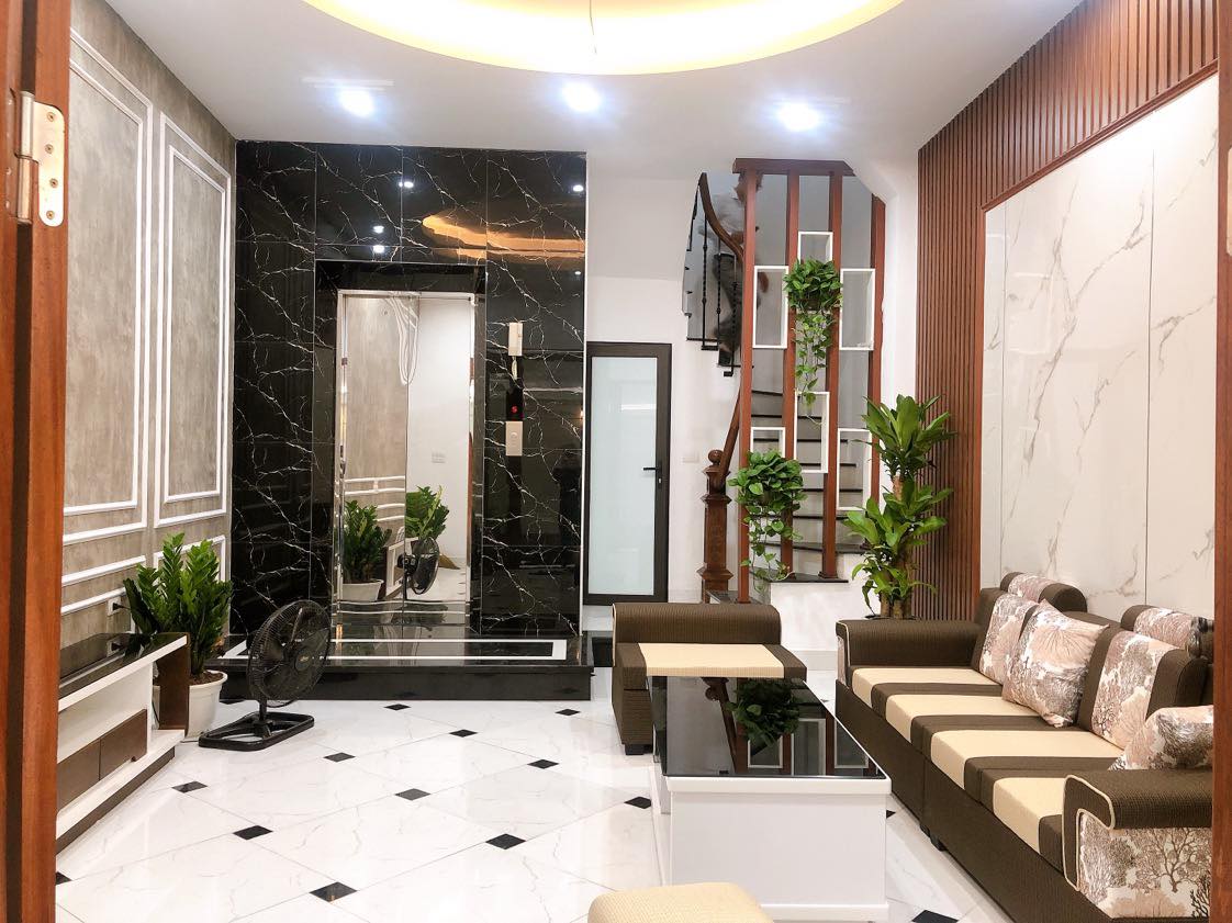 Bán nhà 5 tầng diện tích 45m2 giá 6,6 tỷ tại phố Yên Lạc, Hai Bà Trưng