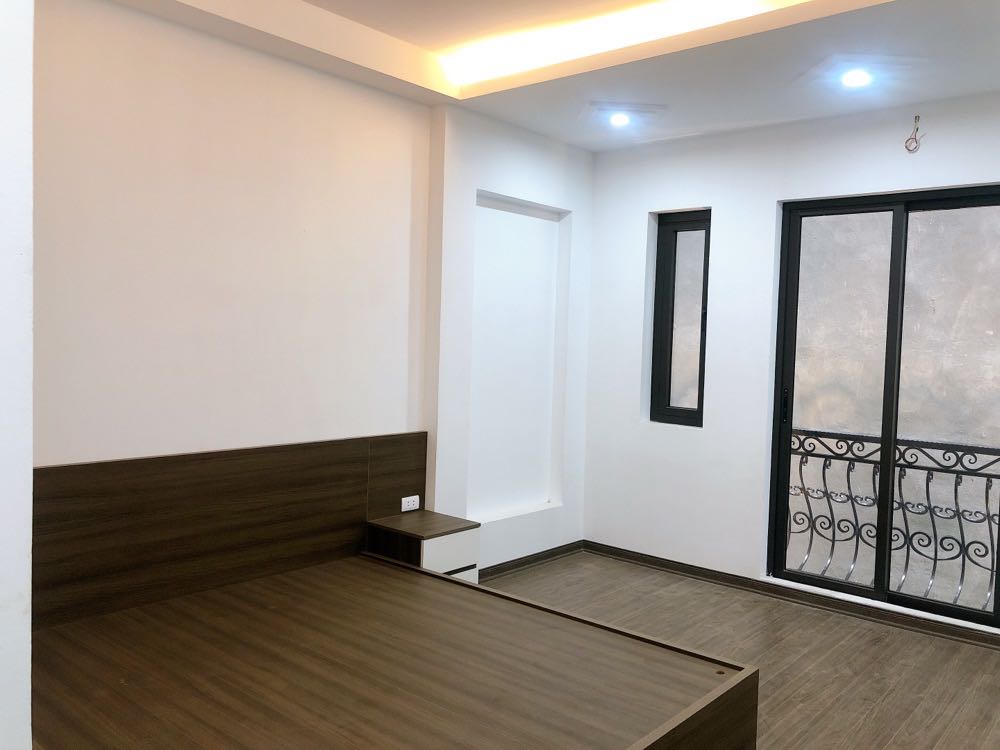 Bán nhà 5 tầng diện tích 45m2 giá 6,6 tỷ tại phố Yên Lạc, Hai Bà Trưng