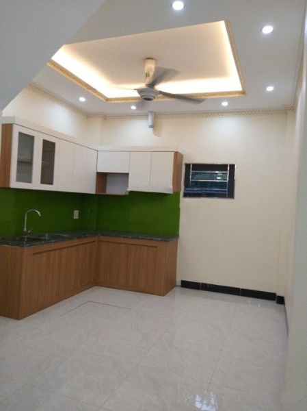 Cần bán nhà 4 tầng gần mặt đường Đại Thành