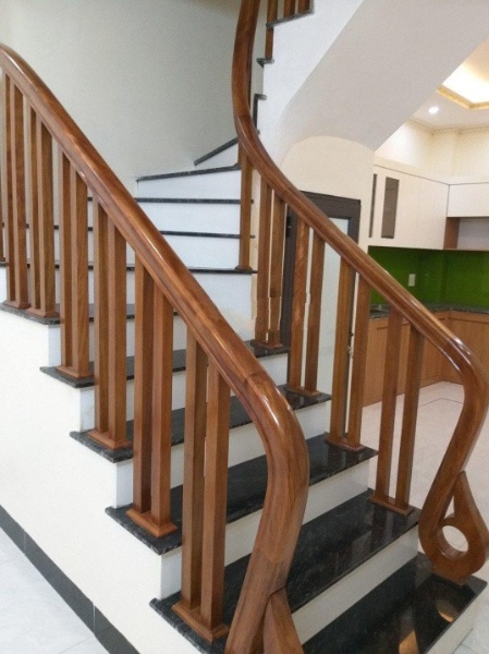Cần bán nhà 4 tầng gần mặt đường Đại Thành