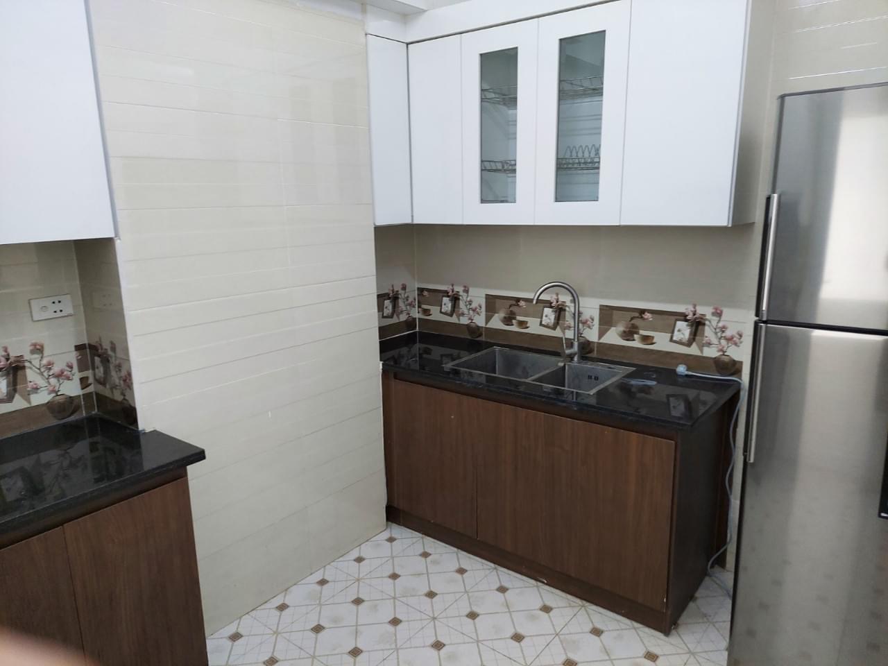 Cho thuê căn hộ chung cư Cen Land Group 100m2 tại137 Nguyễn Ngọc Vũ