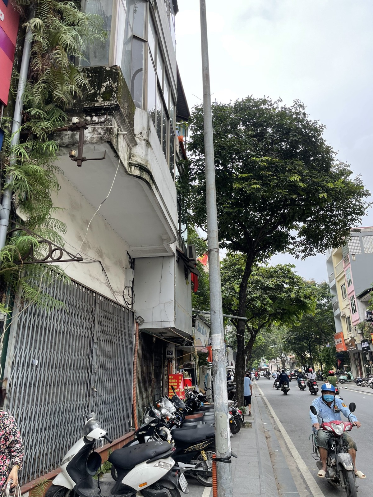 Cần cho thuê nhà mặt tiền Nguyễn Khuyến 35tr/th, 3.5 tầng, DTSD 196m2