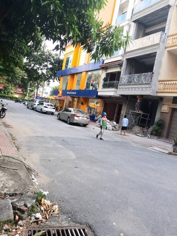 Cho thuê nhà chính chủ nguyên căn đường Nguyễn Văn Cừ, Quận Long Biên, giá 12.5tr/tháng