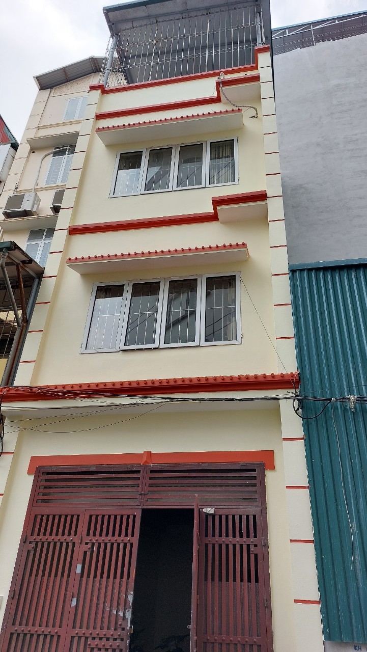 Cho thuê nhà chính chủ nguyên căn đường Nguyễn Văn Cừ, Quận Long Biên, giá 12.5tr/tháng