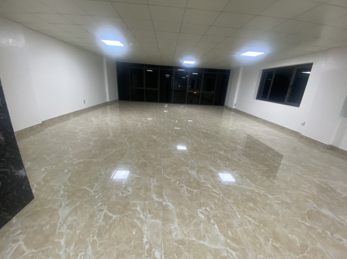Chính chủ cần cho thuê tòa nhà Phường Bồ Đề dt 208m2, 5 tầng, giá 23tr/tháng