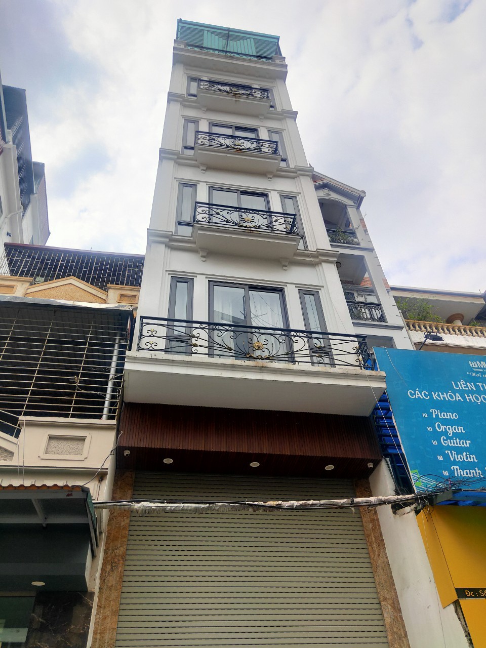 Cho thuê nhà A10 Nguyễn Chánh giá 43 triệu/tháng, khu an ninh