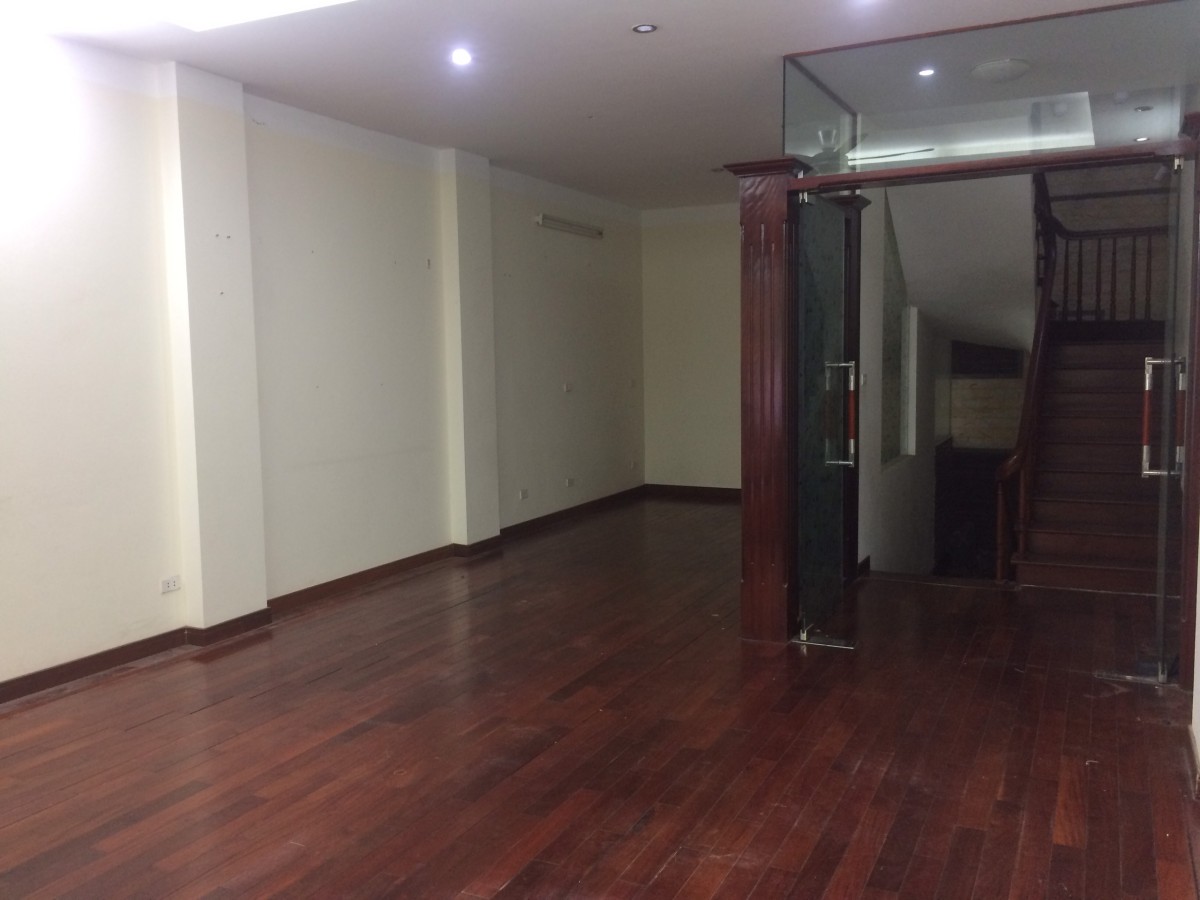 Cho thuê nhà mới đẹp hiện đại đường ô tô tránh ngõ 48 Nguyễn Chánh. 80m x 4t, giá 30tr/tháng