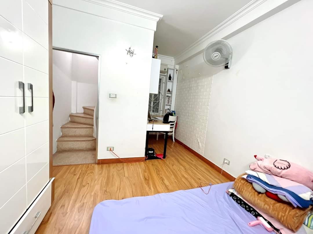 Nhà mới xây nguyên căn cho thuê đường Hoàng Hoa Thám, Ba Đình, giá chỉ 7,6tr/tháng
