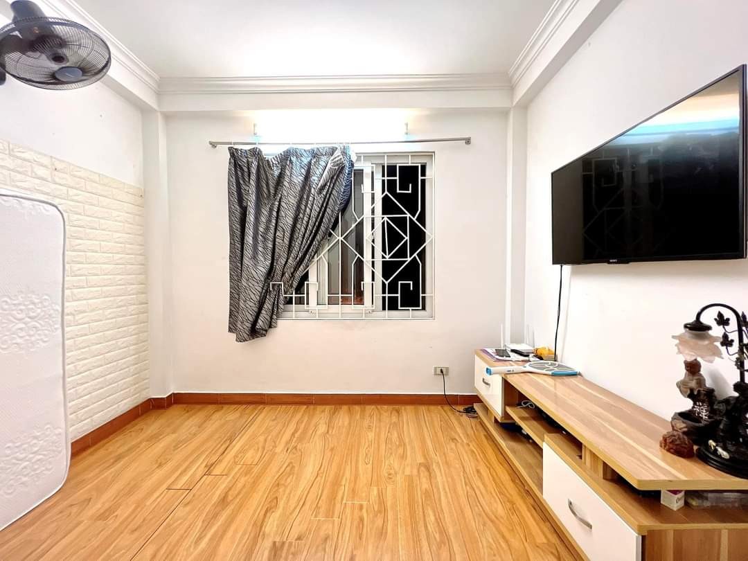 Nhà mới xây nguyên căn cho thuê đường Hoàng Hoa Thám, Ba Đình, giá chỉ 7,6tr/tháng