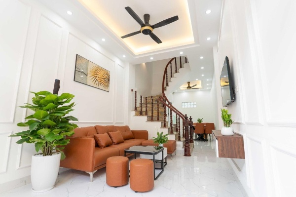 Bán nhà 4 tầng xây mới phố Minh Khai