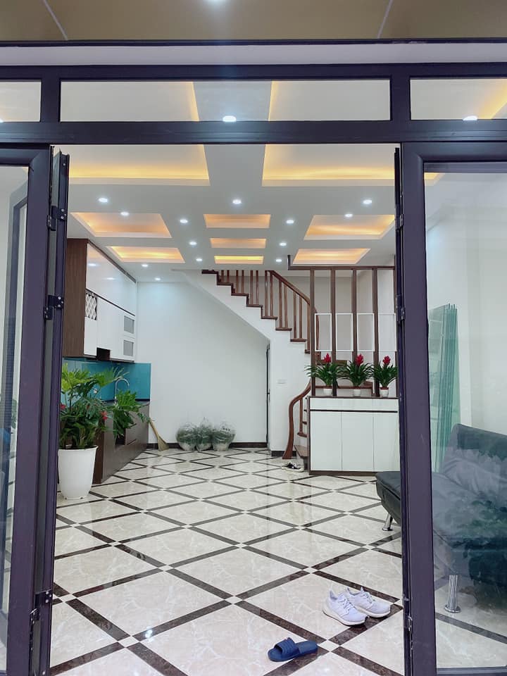 Bán nhà vị trí đẹp, mặt tiền 5m giá 3,6 tỷ tại Tôn Đức Thắng, Đống Đa