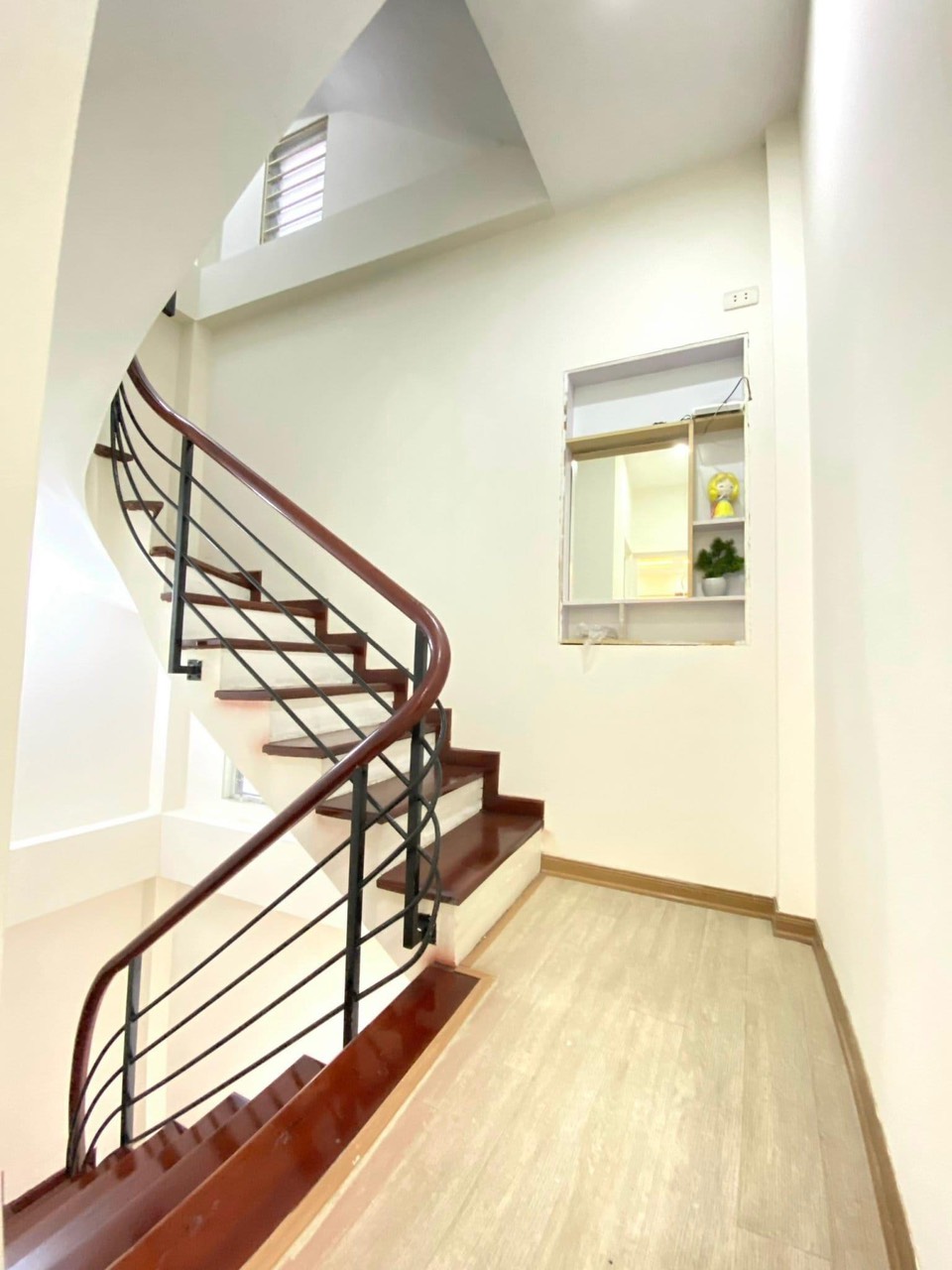 Chính chủ cần bán gấp nhà 4 tầng, diện tích 60m2 giá 6,8 tỷ tại Mỗ Lao, Hà Đông