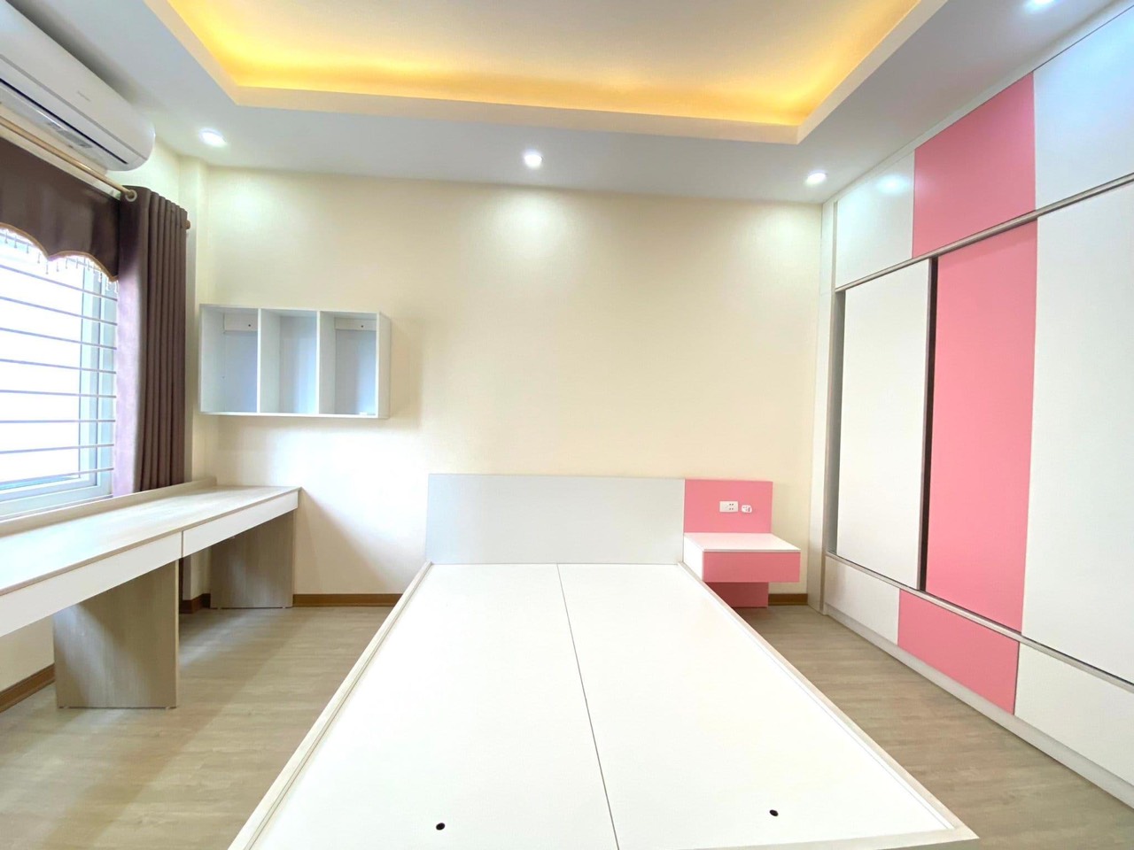 Chính chủ cần bán gấp nhà 4 tầng, diện tích 60m2 giá 6,8 tỷ tại Mỗ Lao, Hà Đông
