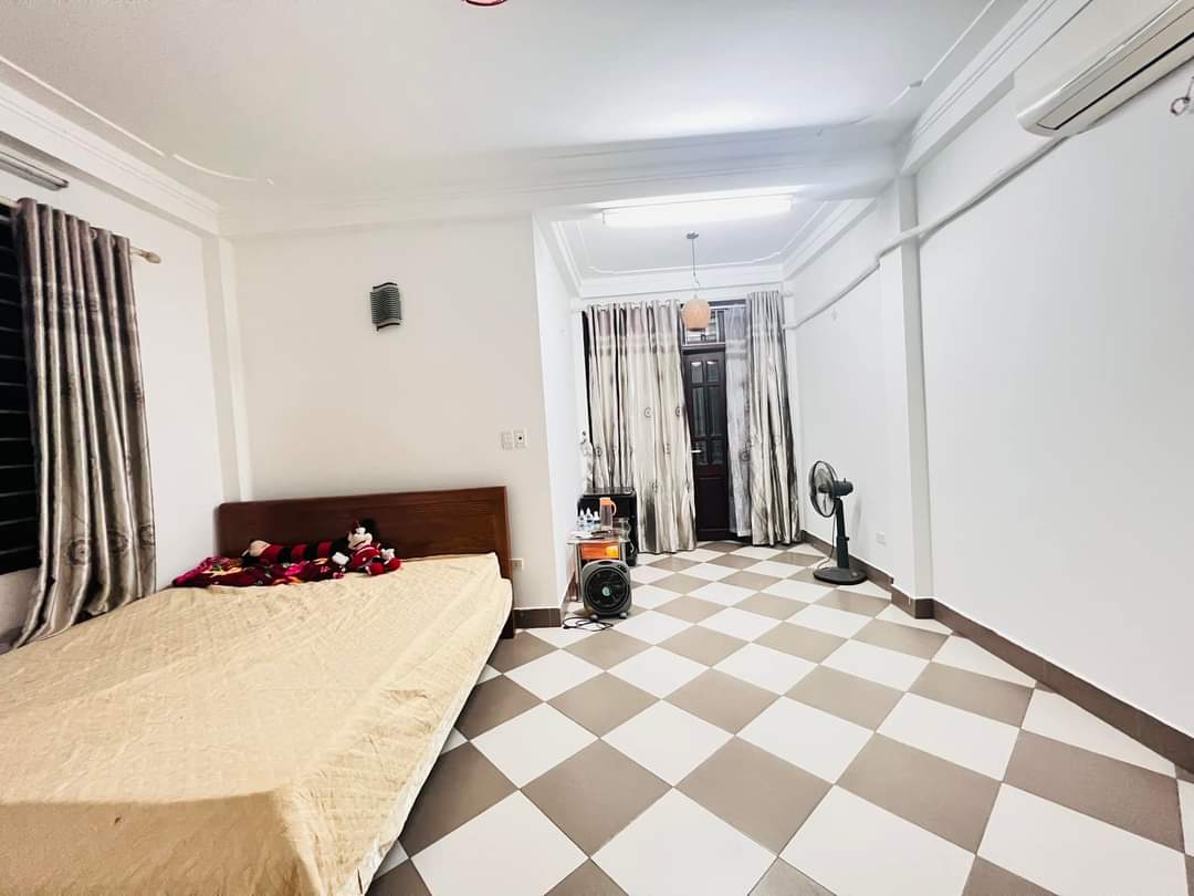 Bán nhà 5 tầng diện tích 50m2 giá 3 tỷ tại Lĩnh Nam, Hoàng Mai
