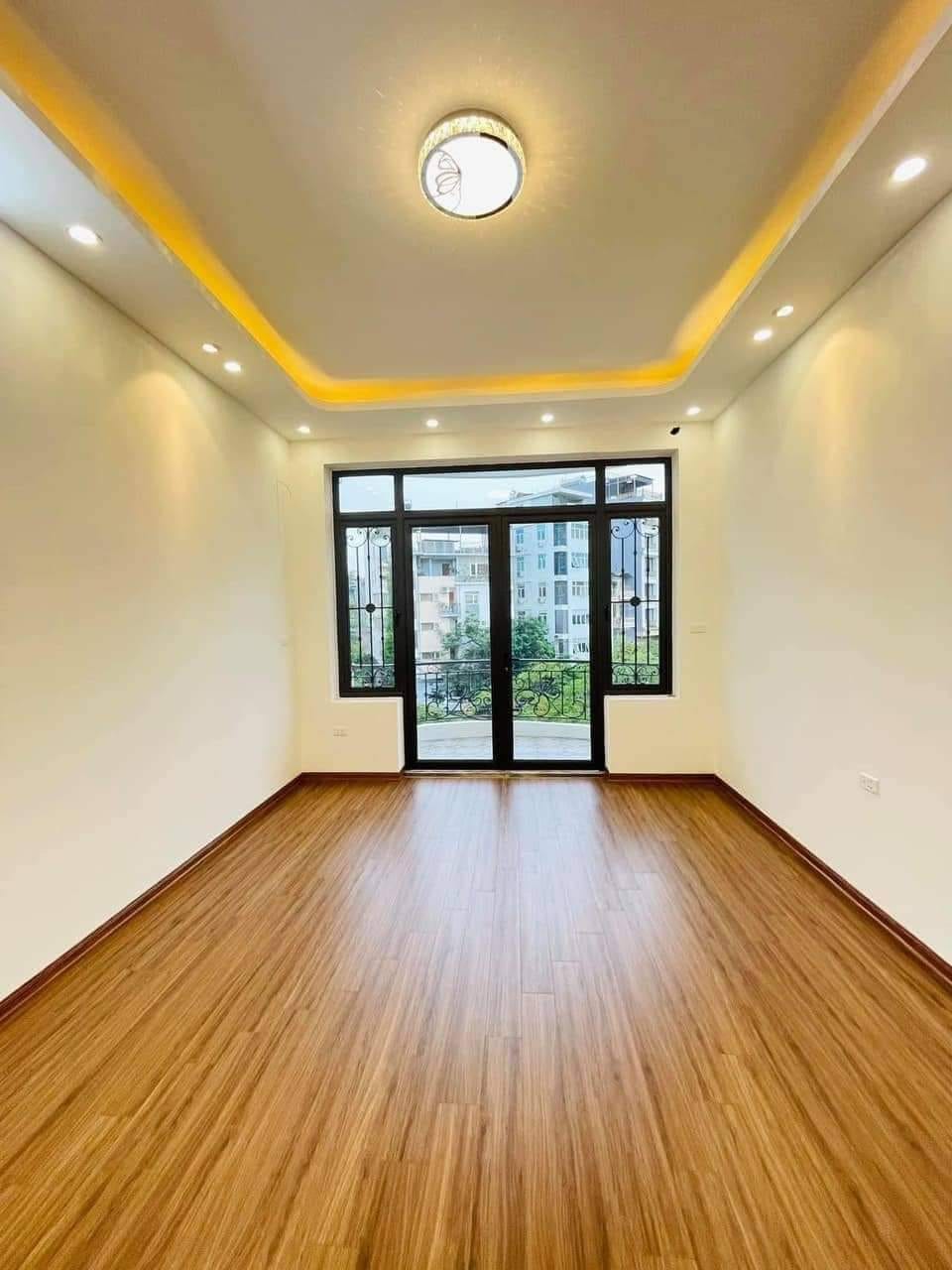 Bán nhà lô góc 5 tầng, diện tích 50m2 giá 5,36 tỷ tại Kim Giang, Thanh Xuân
