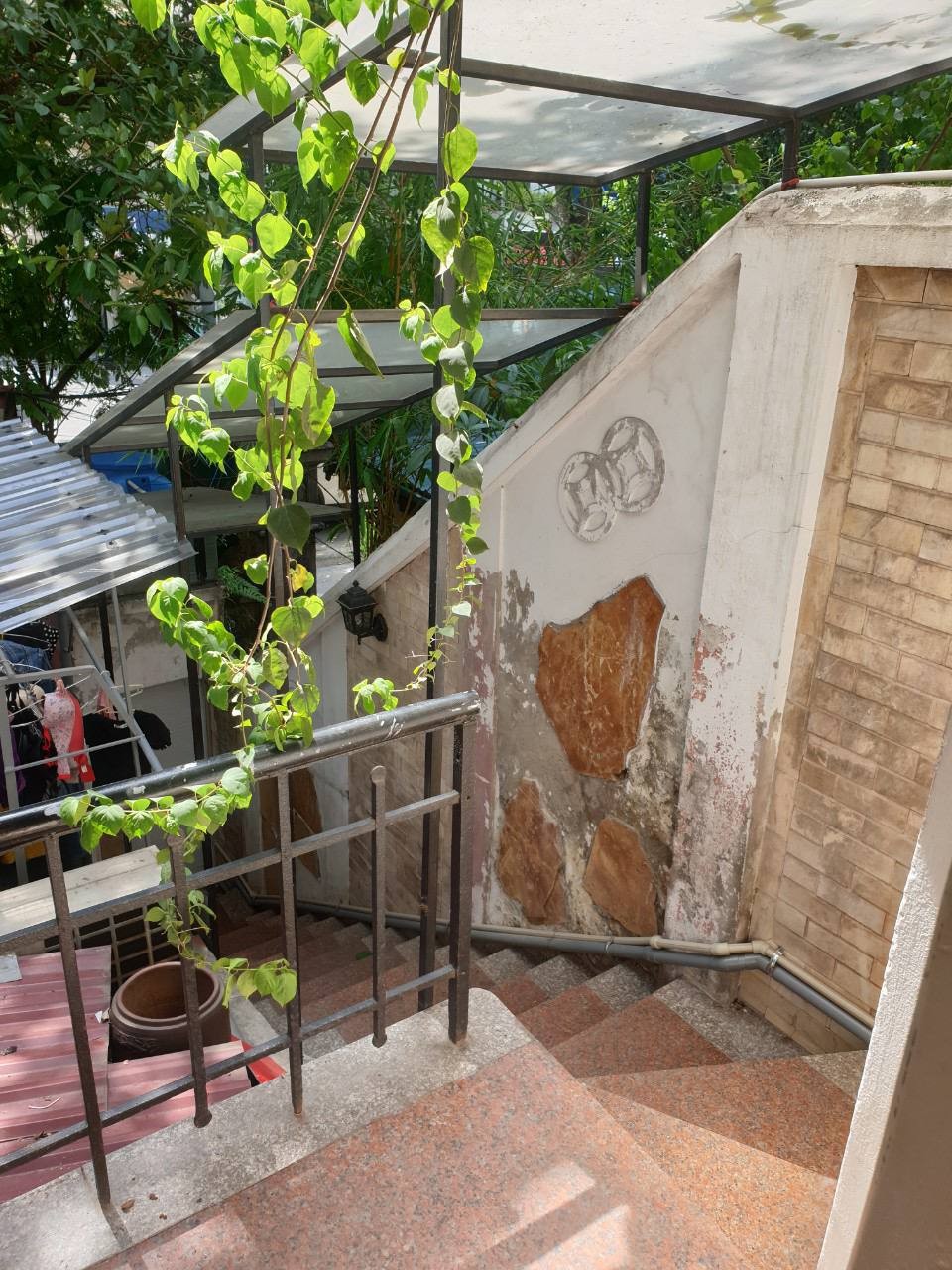 Cho thuê nhà tập thể phố Phan Bội Châu, dt 25m2, giá 5tr/tháng