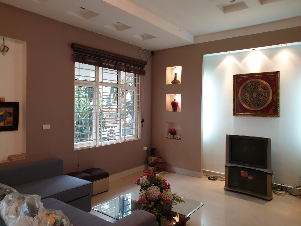 Cho thuê cả nhà 80m2 5 tầng đẹp như biệt thự, giá 25tr