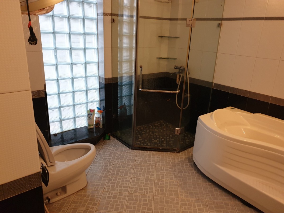 Cho thuê cả nhà 80m2 5 tầng đẹp như biệt thự, giá 25tr