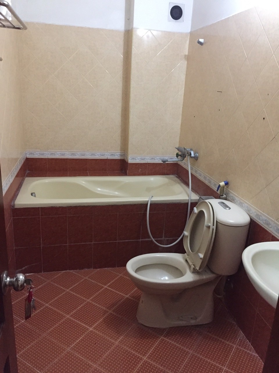 Cho thuê nhà nguyên căn 4 tầng, 75m2, giá thuê chỉ 15tr/tháng