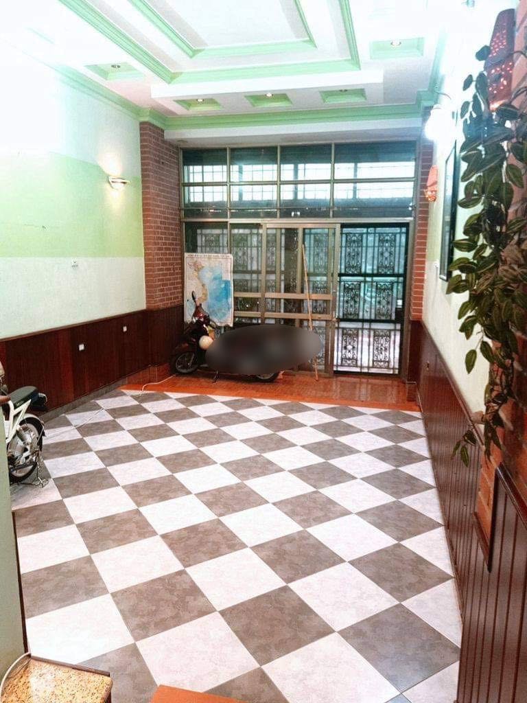 Cho thuê nhà 4 tầng phố Võng Thị, Tây Hồ chỉ 17 triệu/tháng
