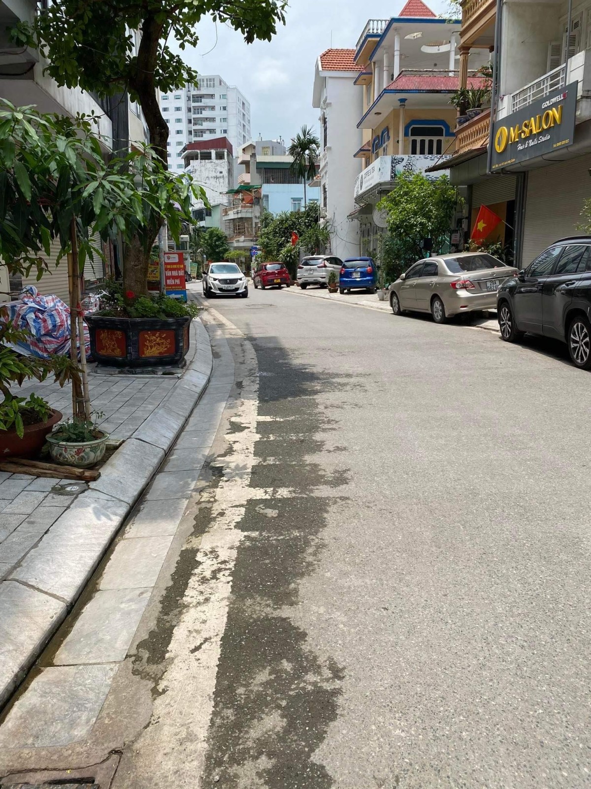 Cần cho thuê nhà 4 tầng ngõ ô tô tải Lạc Long Quân chỉ 25 triệu/tháng