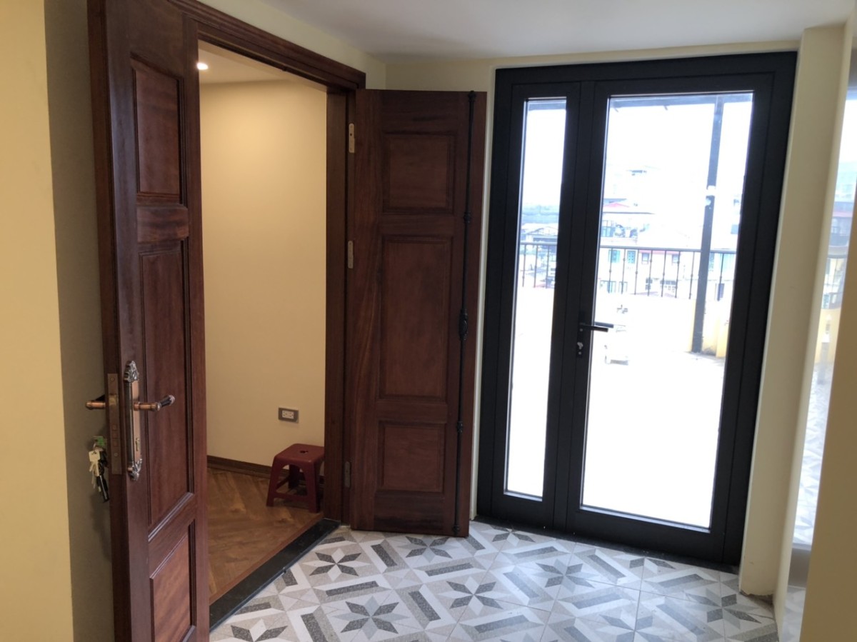 Chính chủ cần cho thuê nhà nguyên căn phố Tạ Hiện dt 40m2 x 5 tầng