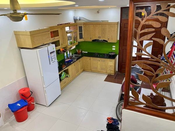 Cho thuê nhà nguyên căn Ngọc Thụy, Long Biên, 4 tầng, giá 10tr/tháng