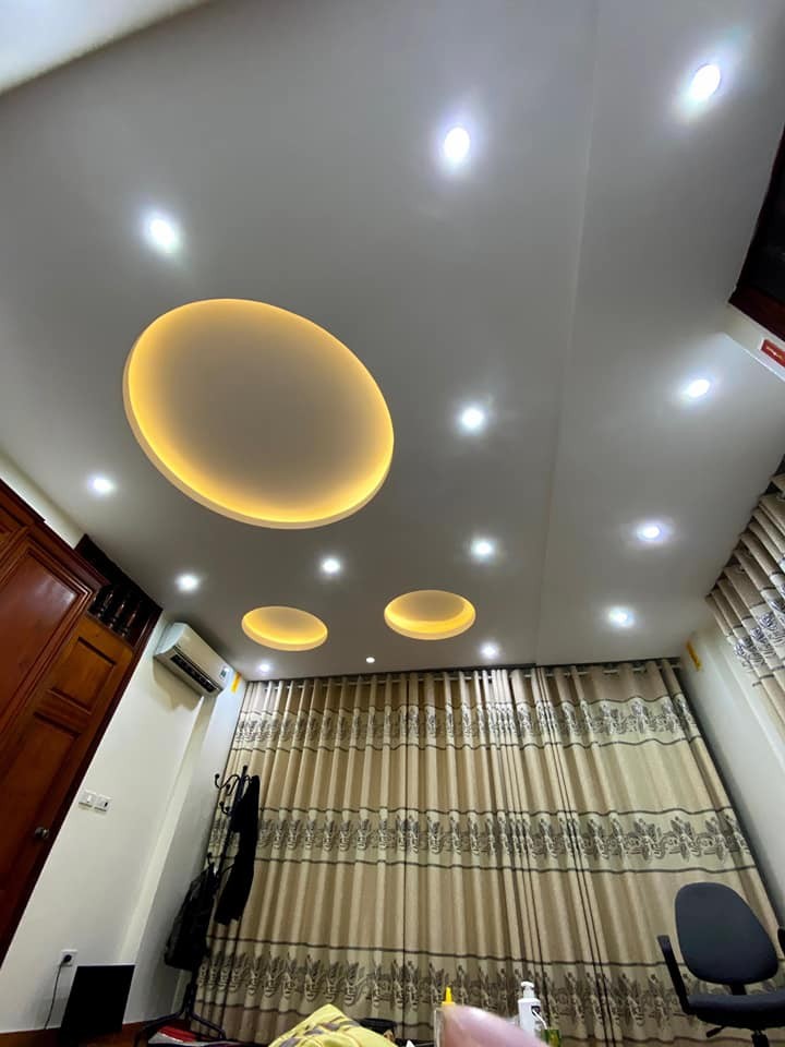 Cho thuê nhà nguyên căn Ngọc Thụy, Long Biên, 4 tầng, giá 10tr/tháng