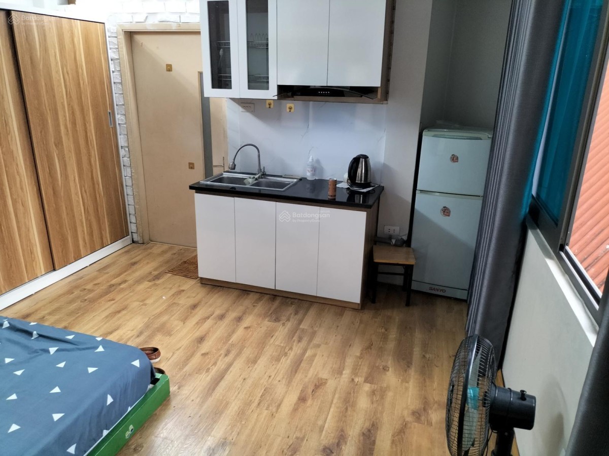 Cho thuê nhà phố Bà Triệu nguyên căn 5 tầng 35m2 giá 10 triệu/tháng
