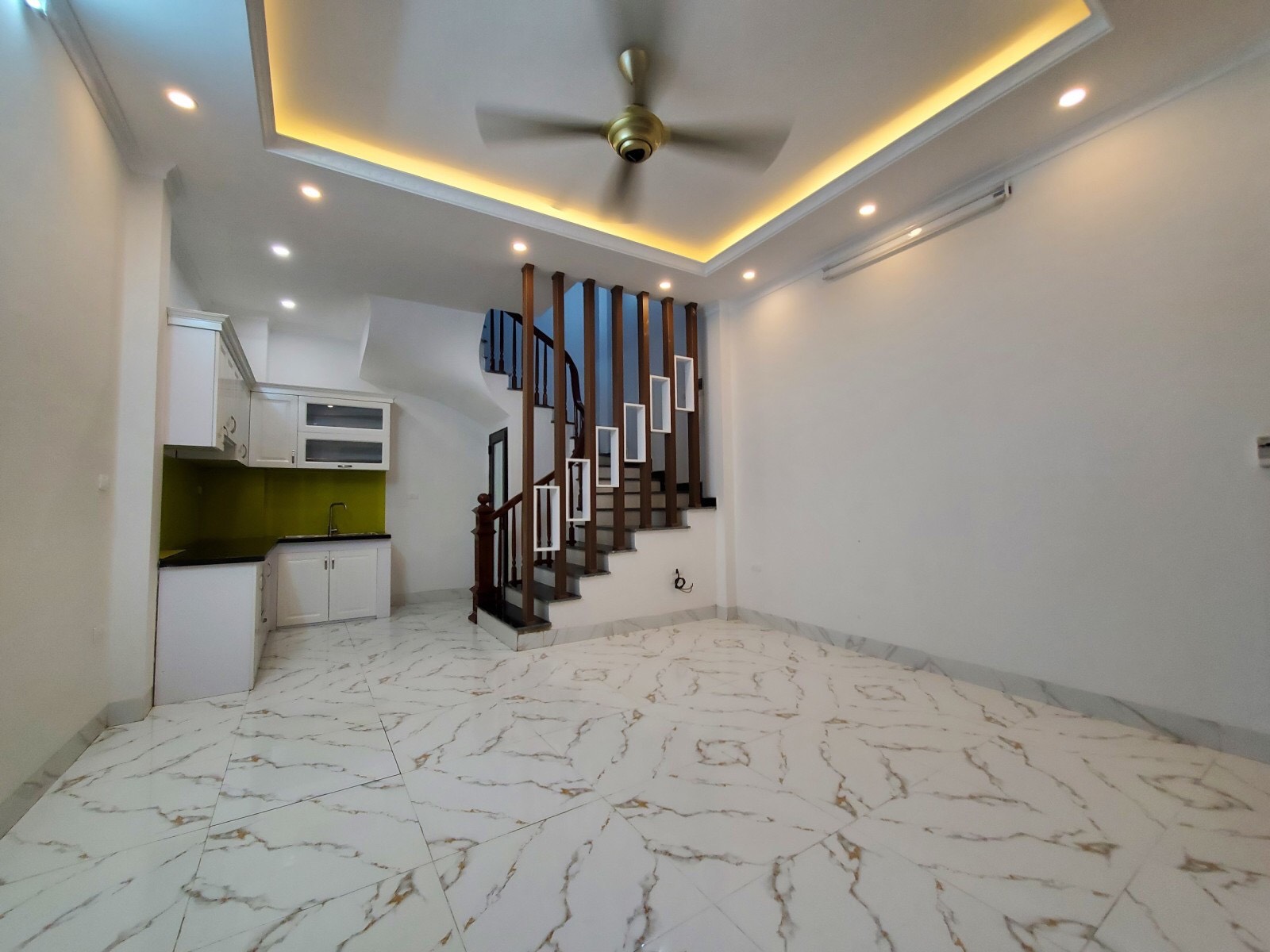 Chính chủ cần bán nhà Đội Cấn, Ba Đình 30m2 5T 3.7 tỷ nhà mới, ở ngay