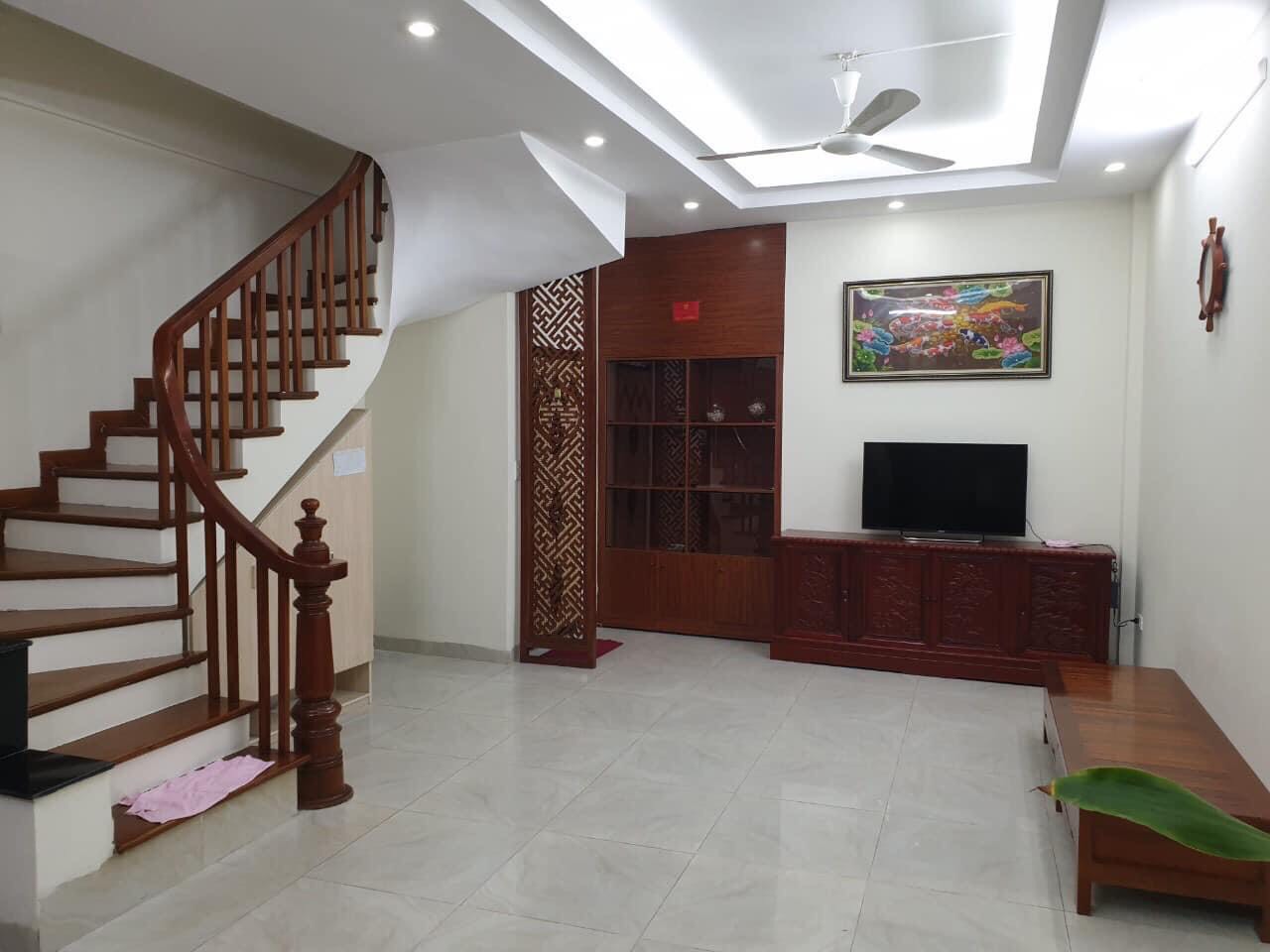 Cần bán nhà tại Trần Cung Bắc Từ Liêm 38m2 6 tầng, lô góc, giá 5.3 tỷ