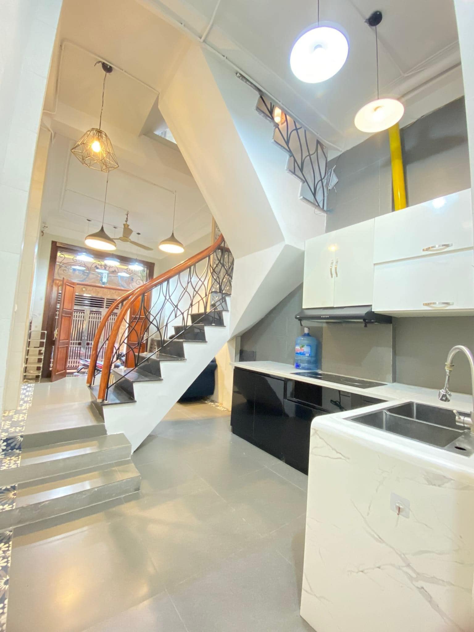 Cần bán nhà tại Thái Hà, trung tâm quận Đống Đa, 38m2 giá 5,5 tỷ