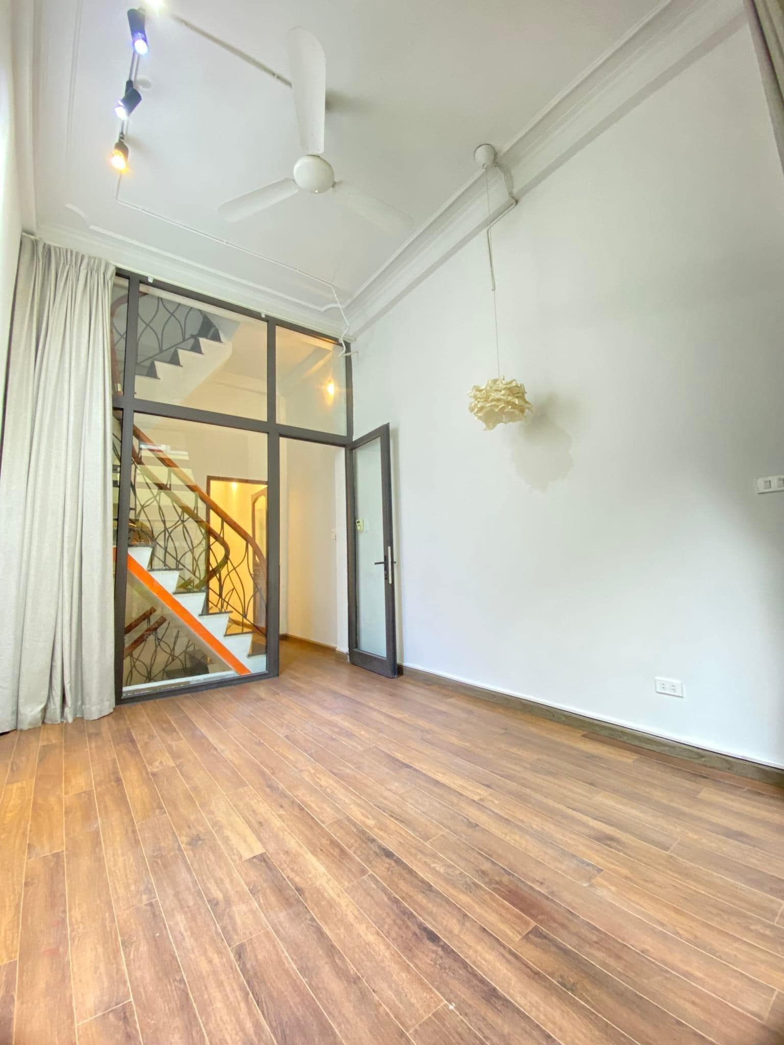 Cần bán nhà tại Thái Hà, trung tâm quận Đống Đa, 38m2 giá 5,5 tỷ