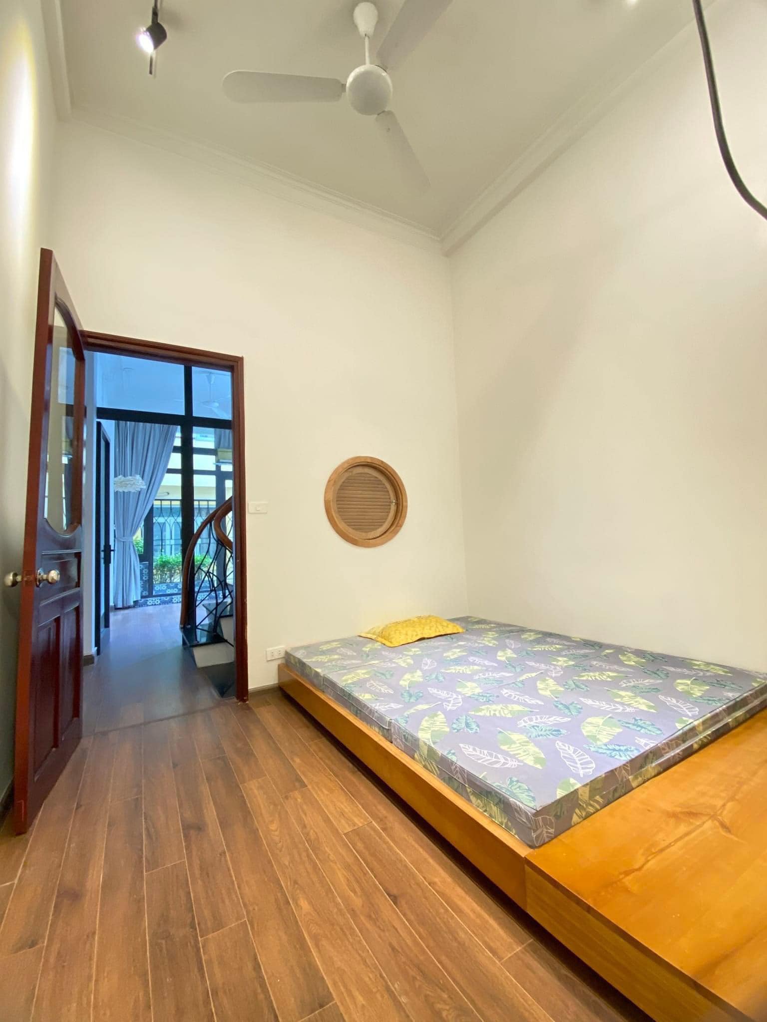 Cần bán nhà tại Thái Hà, trung tâm quận Đống Đa, 38m2 giá 5,5 tỷ