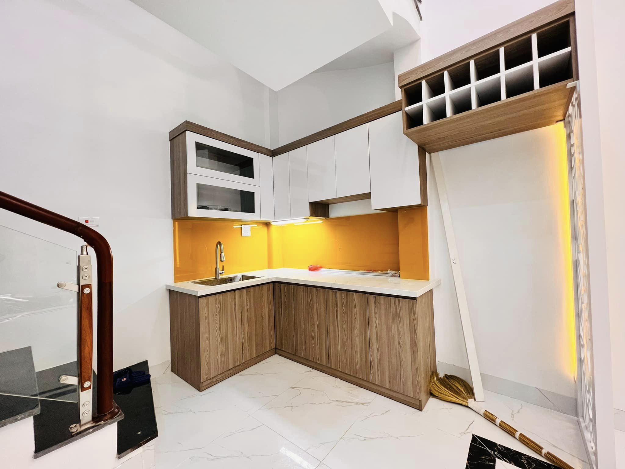 Chính chủ cần bán nhà 5 tầng tại Lạc Trung, Hai Bà Trưng diện tích 40m2 giá 5,2 tỷ