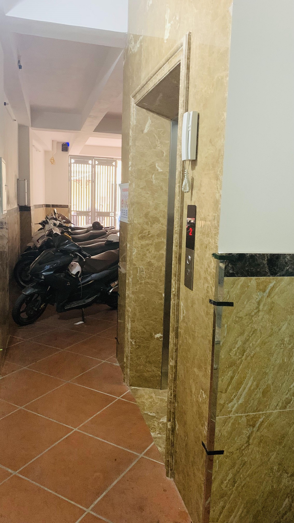 Cần bán nhanh căn nhà tại phố Khương Đình, Thanh Xuân có diện tích 140m2, 8 tầng