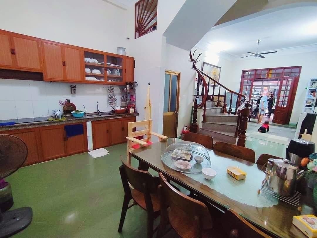 Cần bán nhà 4 tầng diện tích 65m2 giá 6 tỷ tại Kim Giang, Hoàng Mai