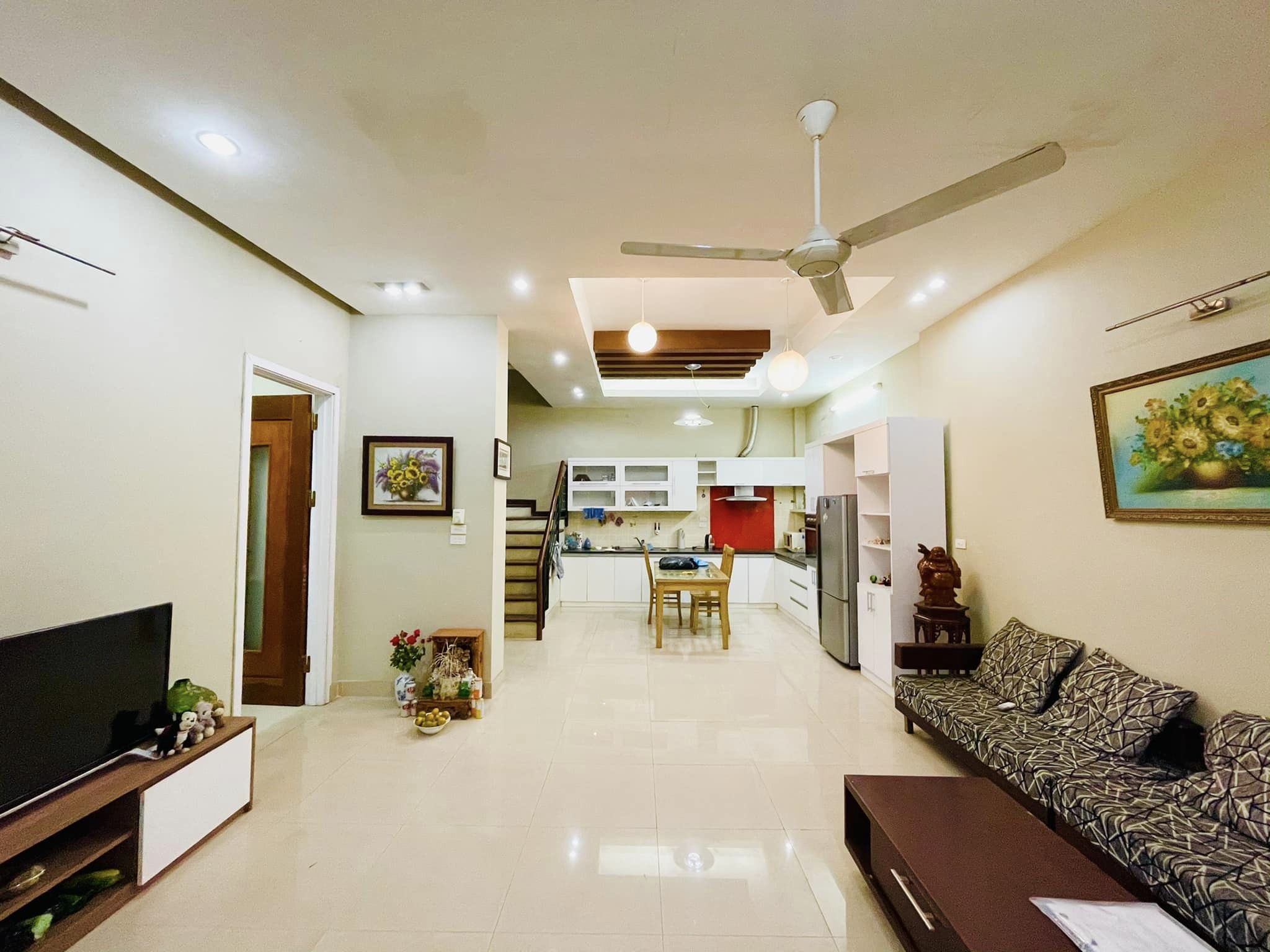 Cần bán nhanh nhà Trung Tâm Tây Hồ đường Trịnh Công Sơn, Quảng An 116m2, 8 tầng