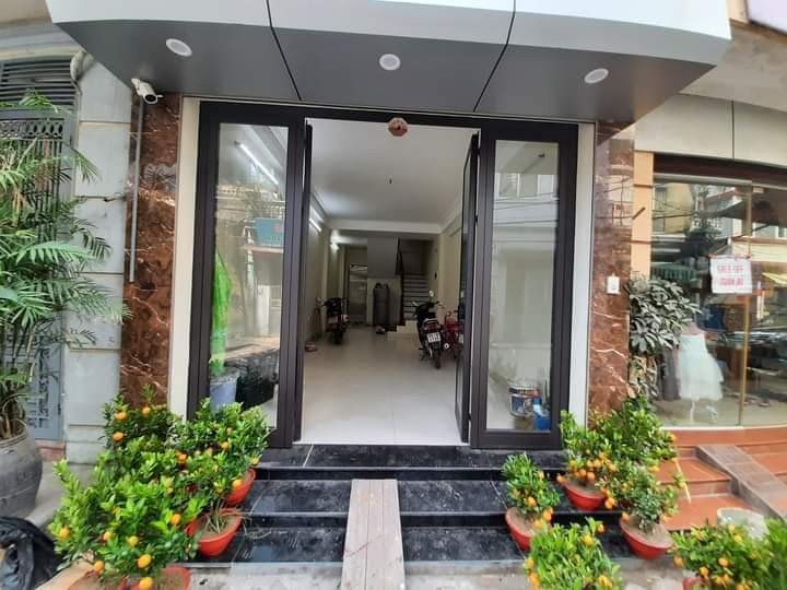 Cho thuê nhà 4 tầng 180m2 tại Đường Phú Diễn, Bắc Từ Liêm, HN giá 18tr/tháng