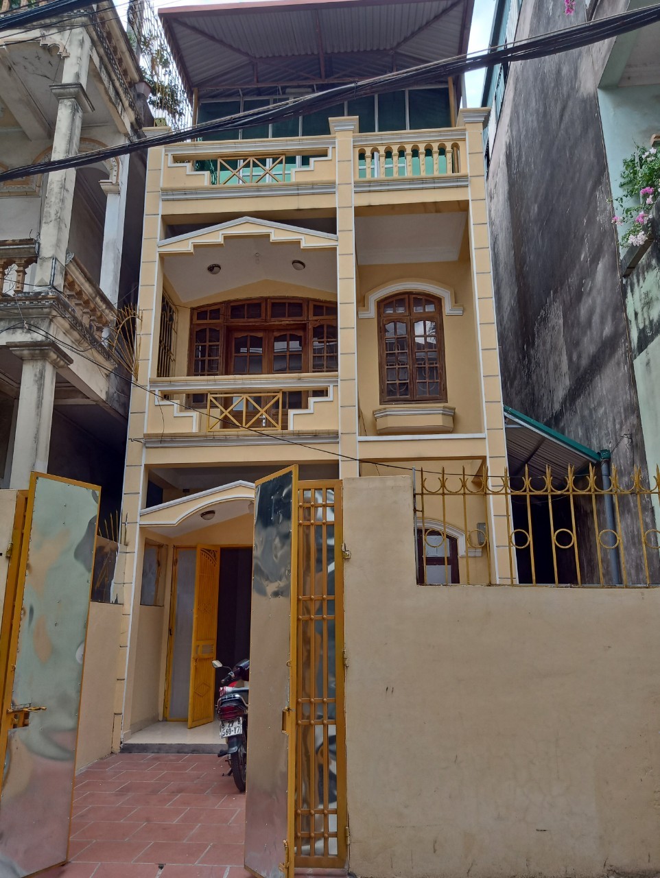 Cho thuê nhà 3 tầng x 75 m2, ô tô đỗ cửa, kd tốt, 5PN, 13tr/tháng