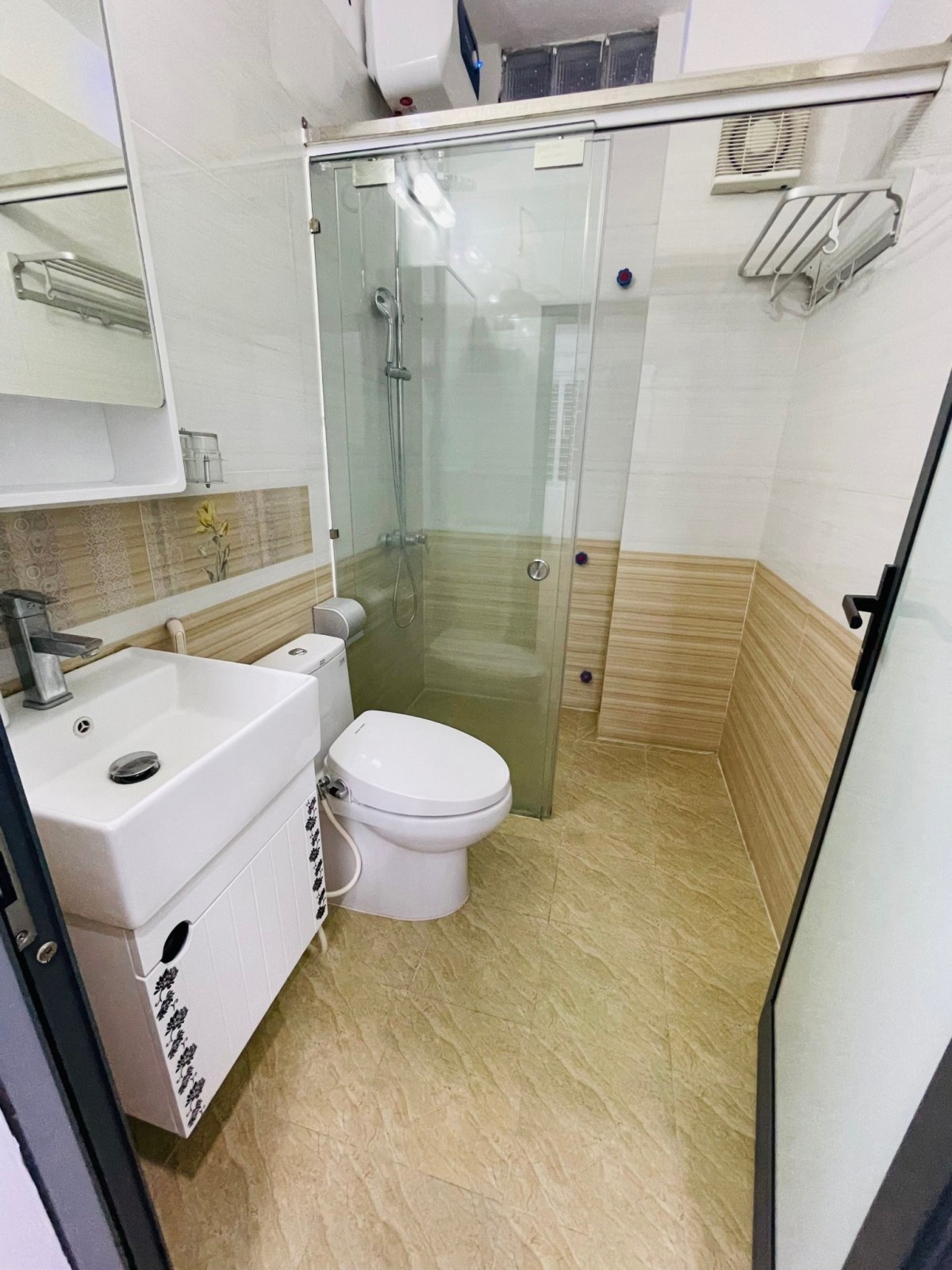 Bán nhà 5 tầng 34m2 giá 4,5 tỷ tại Hoàng Hoa Thám, Ba Đình