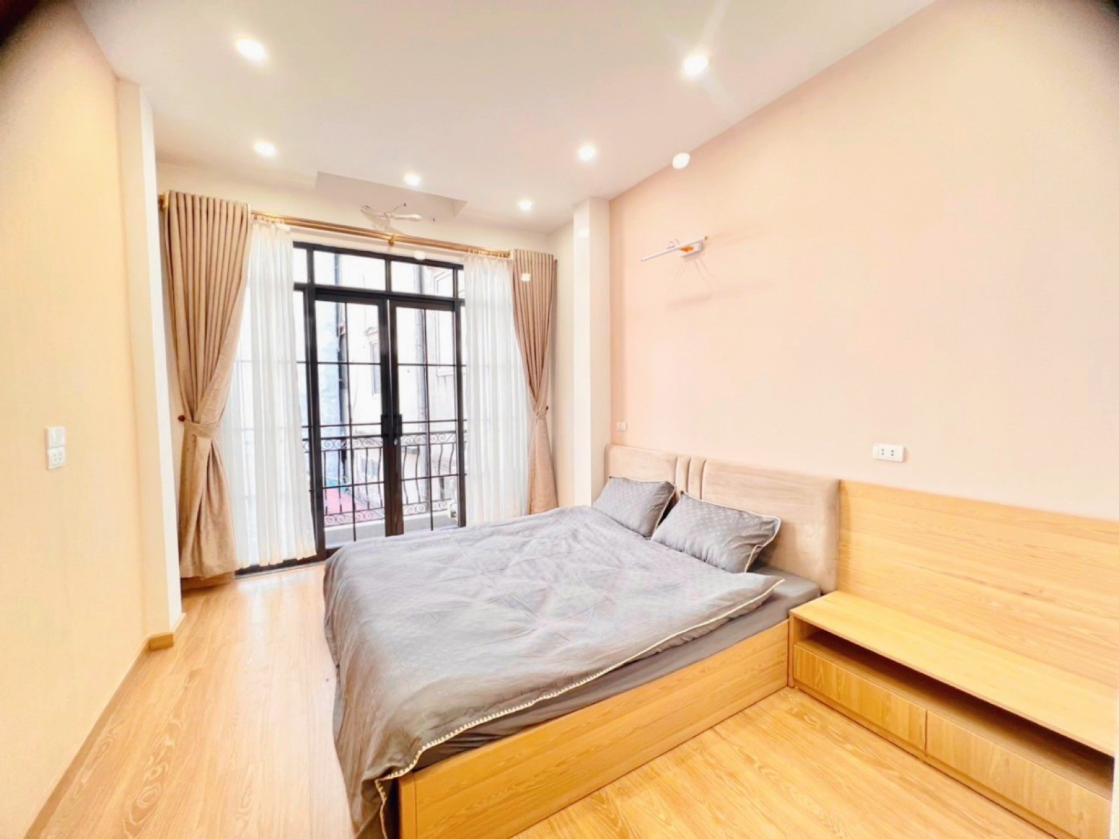 Cần bán nhà diện tích 37m2, 5 tầng có giá 4,55 TỶ 