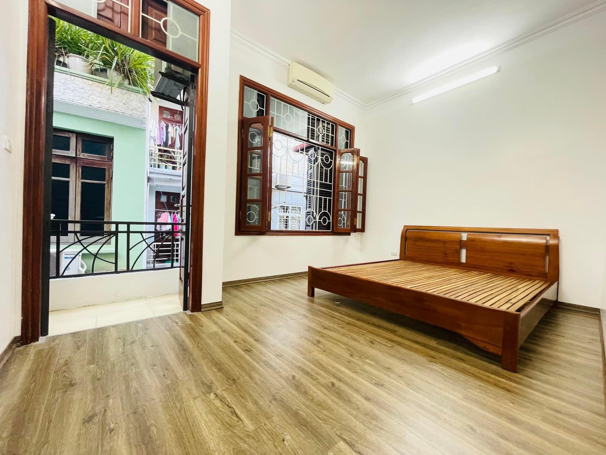 Chính chủ cần bán nhà  tại Nguyễn Chí Thanh, nhà 2 mặt ngõ, diện tích 50m2