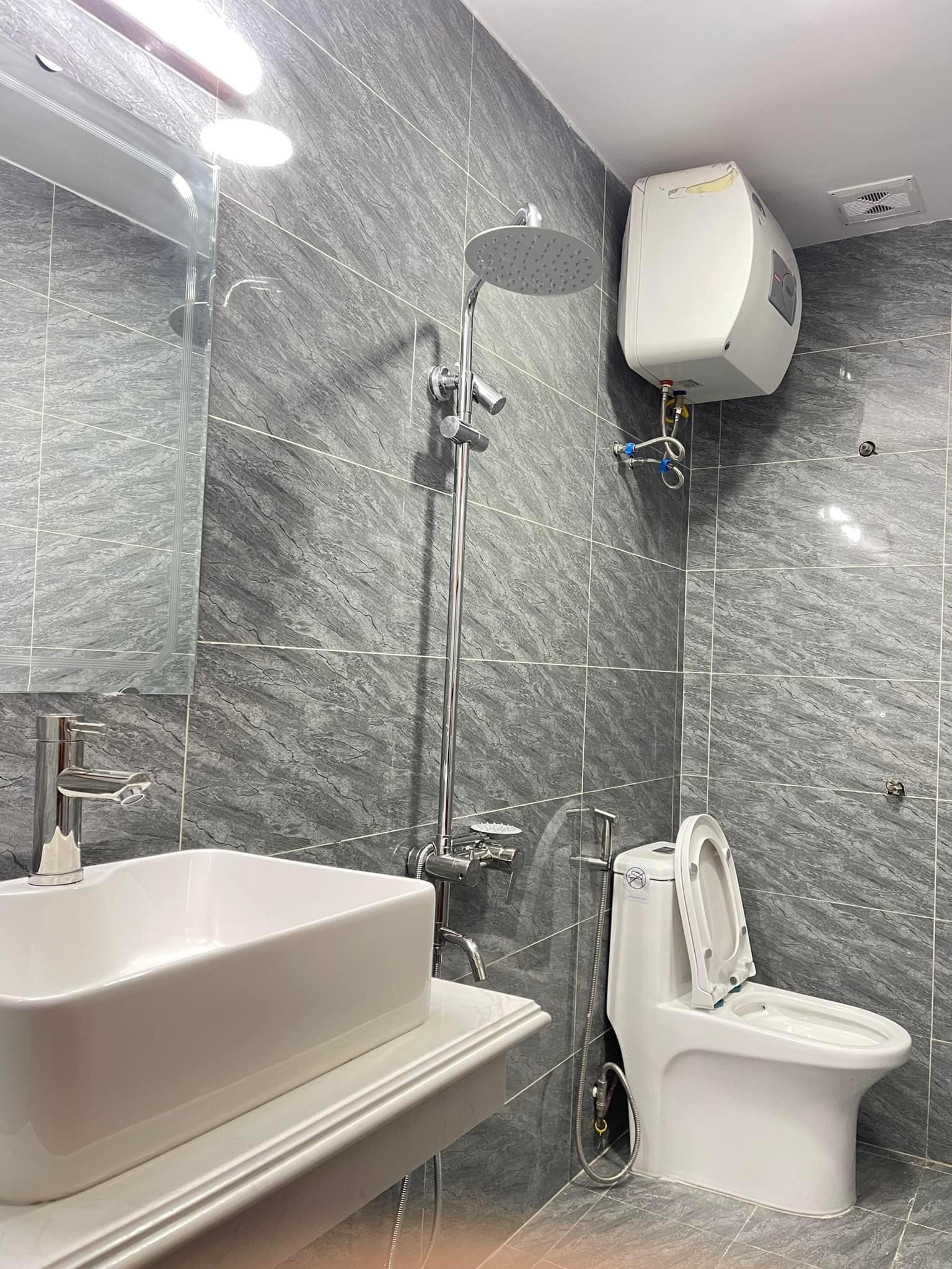 Chính chủ cần bán nhà  tại Nguyễn Chí Thanh, nhà 2 mặt ngõ, diện tích 50m2