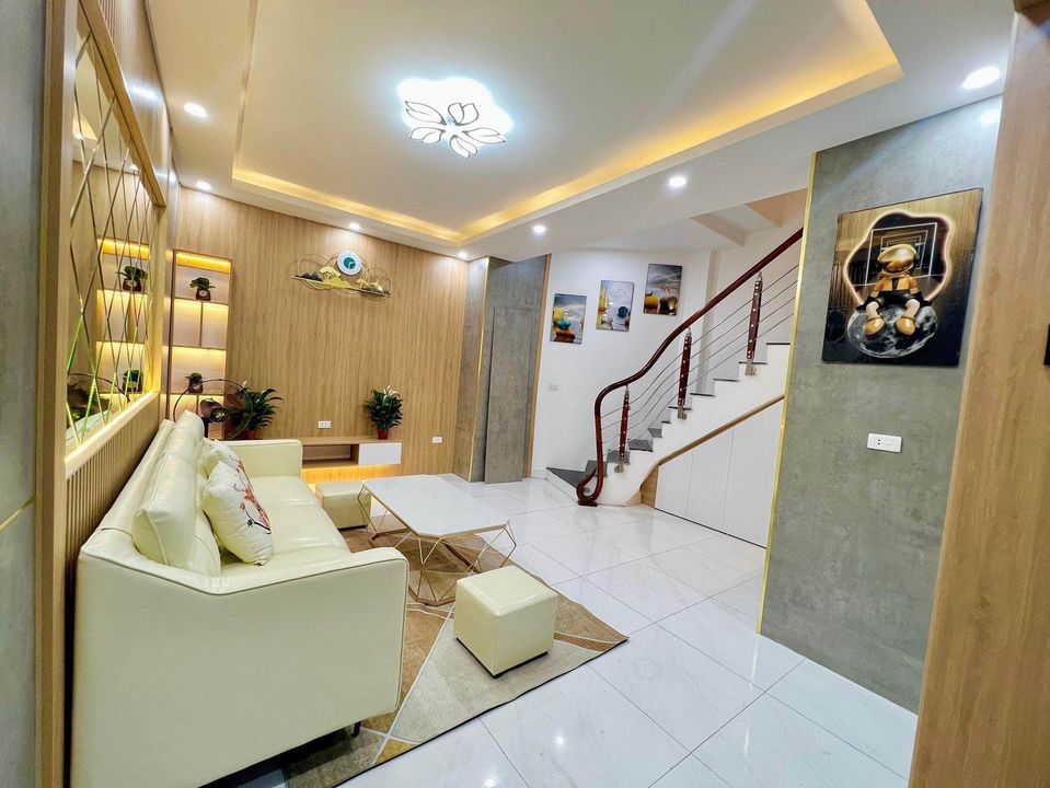 Chính chủ bán nhà 5 tầng, diện tích 30m2 giá 3,8 tỷ tại Hồ Tùng Mậu, Cầu Giấy